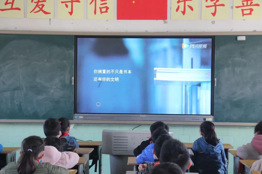《幻兽帕鲁》创下了销售奇迹